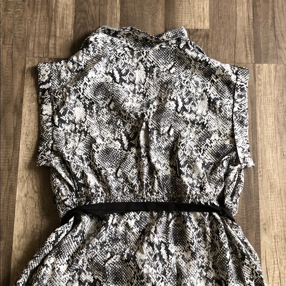 Motherhood Maternity Black and White Snake Print Dress L - Picture 10 of 10